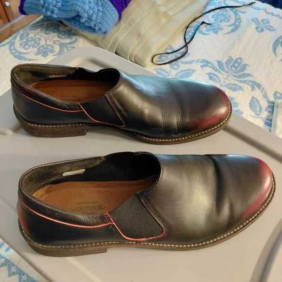 NAOT oxblood shoes Chelsea elastic side panel - Picture 3 of 7